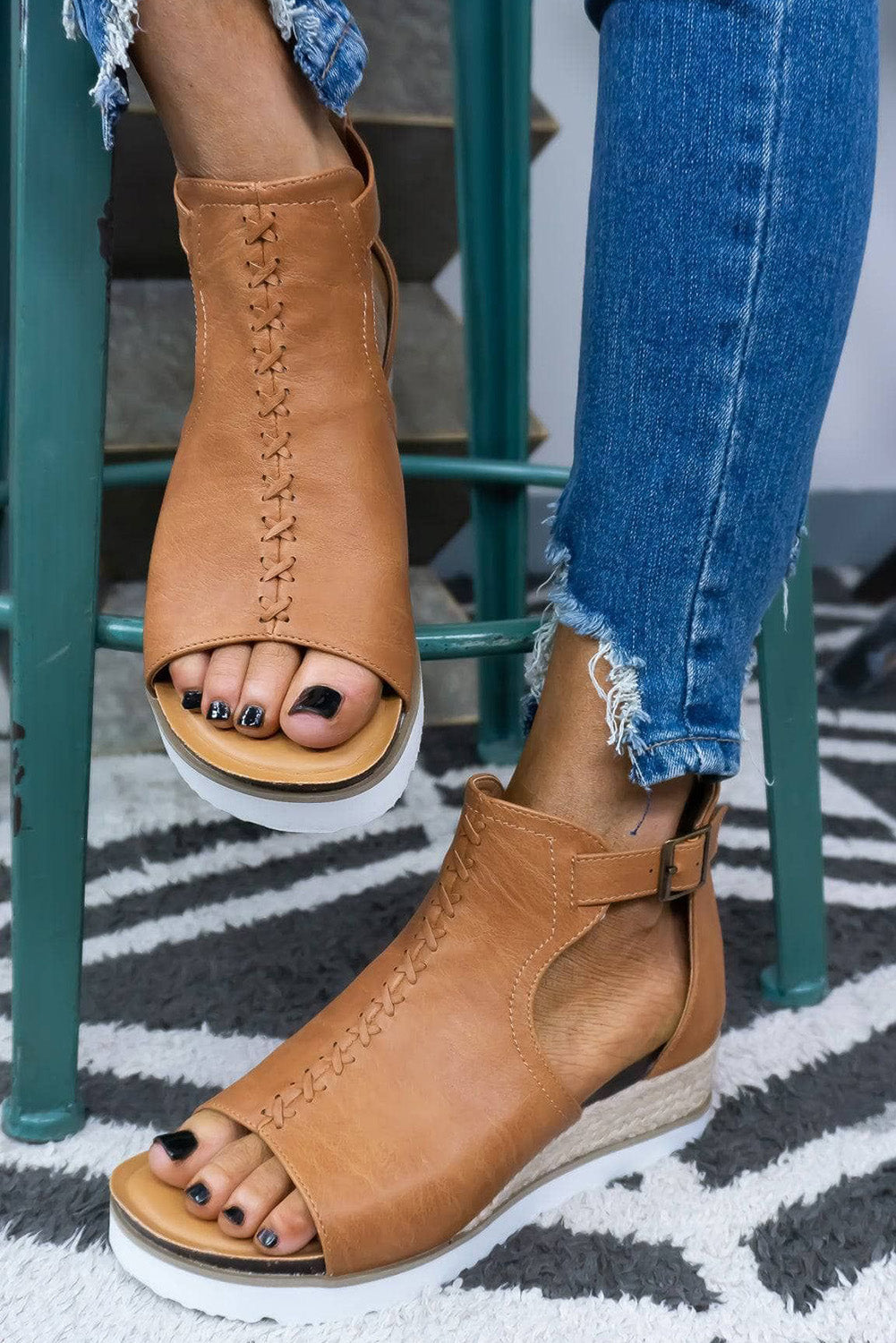 Casual PU Cutout Buckle Strap Platform Sandals