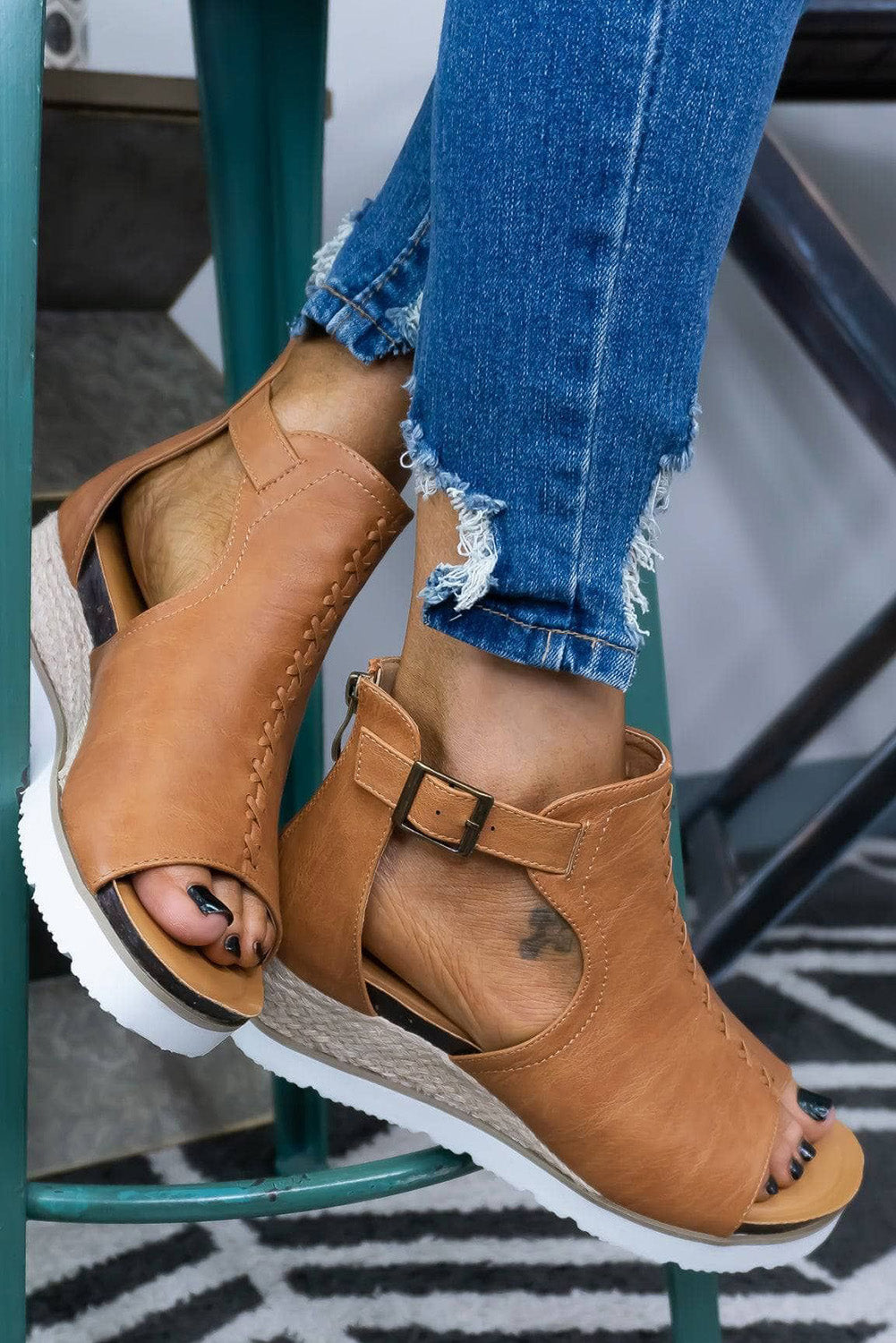 Casual PU Cutout Buckle Strap Platform Sandals