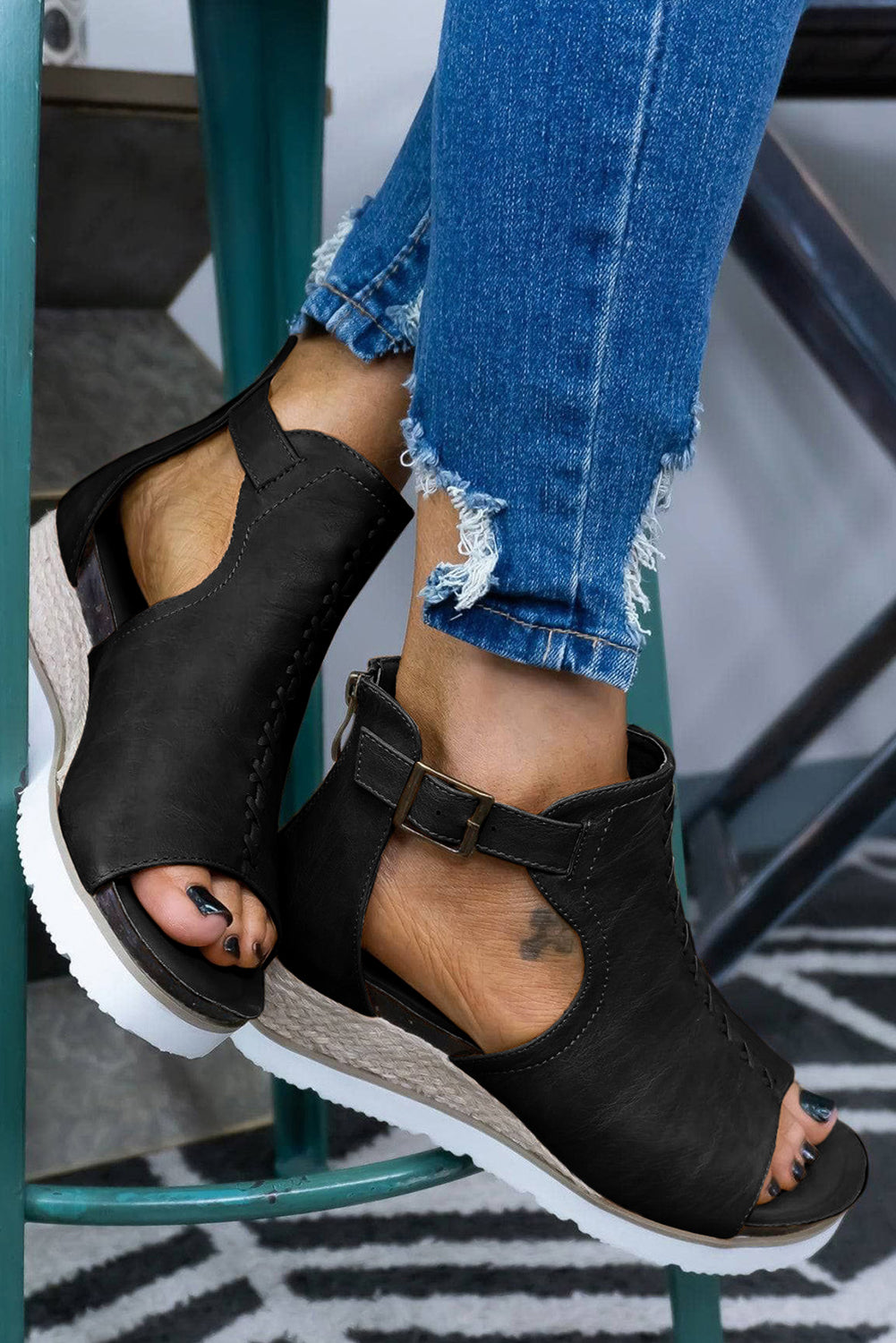Casual PU Cutout Buckle Strap Platform Sandals